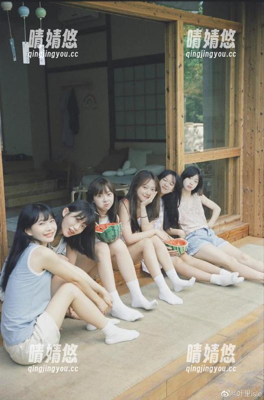 秀人网 - 林月月的毛衣图集：一场视觉盛宴，作品尽显活泼可爱风格！