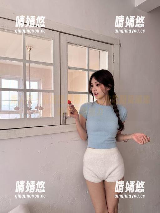 秀人网 - 私房图集精选：跟随欧阳妮娜娜的水手服魅力