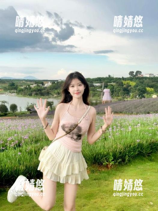 秀人网 - 超脱现实的玥儿玥er浴缸作品下载，毕竟艺术就是要有点傻乎乎的感觉