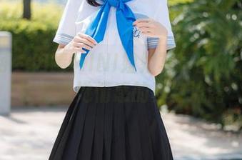 秀人网 – 肉晴MINI姐姐写真图册：每一帧都是她情感的真实流露