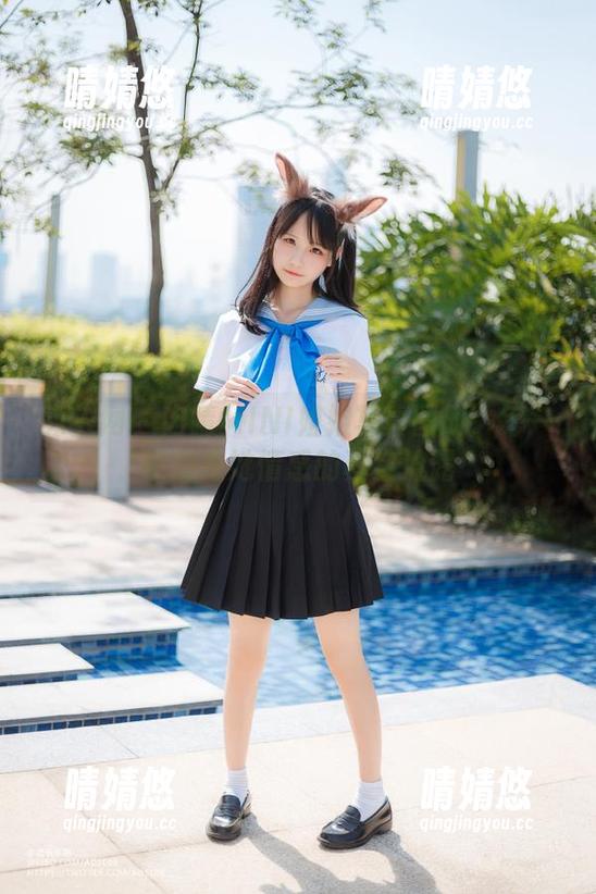 秀人网 - 肉晴MINI姐姐写真图册：每一帧都是她情感的真实流露