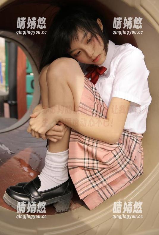 秀人网 - 苏苏阿的旗袍写真，让我怀疑人生，美图也动心不已！
