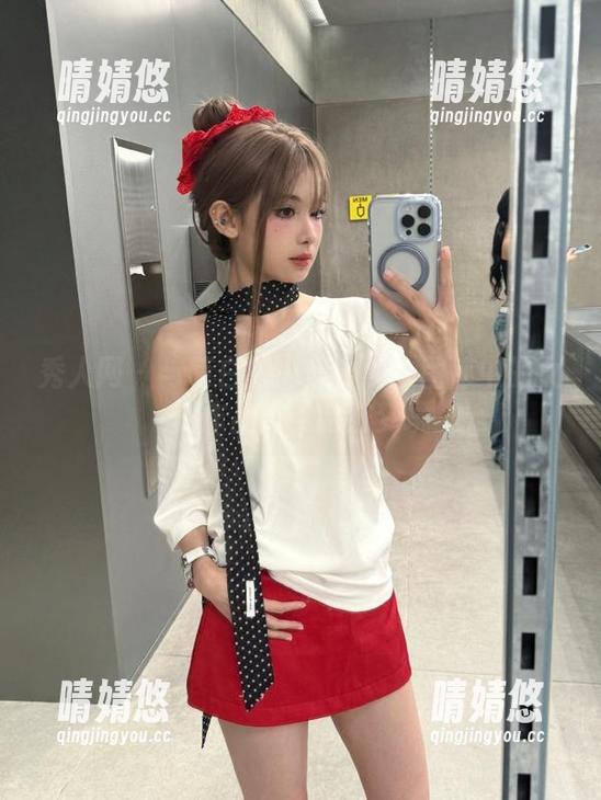 秀人网 - 与萌白酱一起邂逅：图库中的女孩作品带你走进梦境