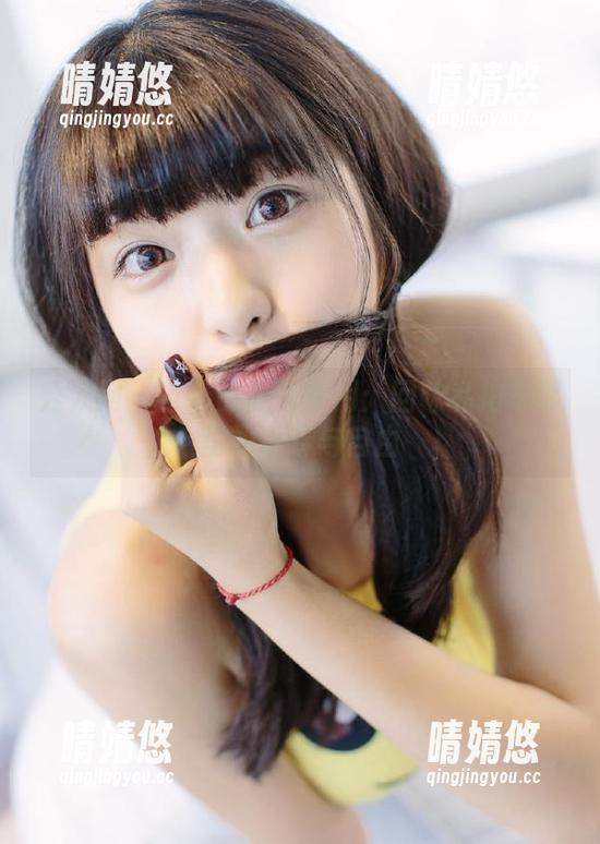 秀人网 - 言沫的泳池岁月：回味私拍写真里的青春与自由