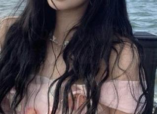 秀人网 – 雨儿baby的私房礼服原图，让你在时尚的海洋中轻松找到属于自己的一片！