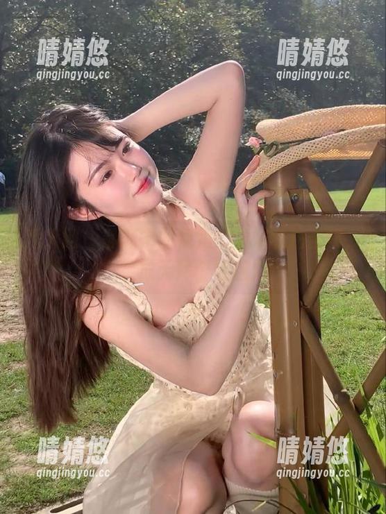 秀人网 - 静颜宁的视角：学妹私拍合集，绽放无尽个性魅力