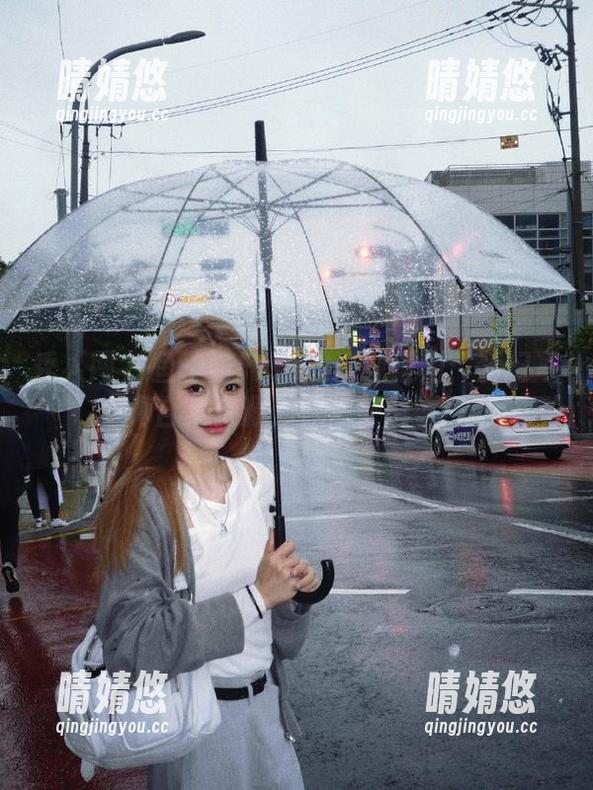 秀人网 - 鱼子酱Fish的清纯魅力：梦幻写真合集资源，等你来解锁！