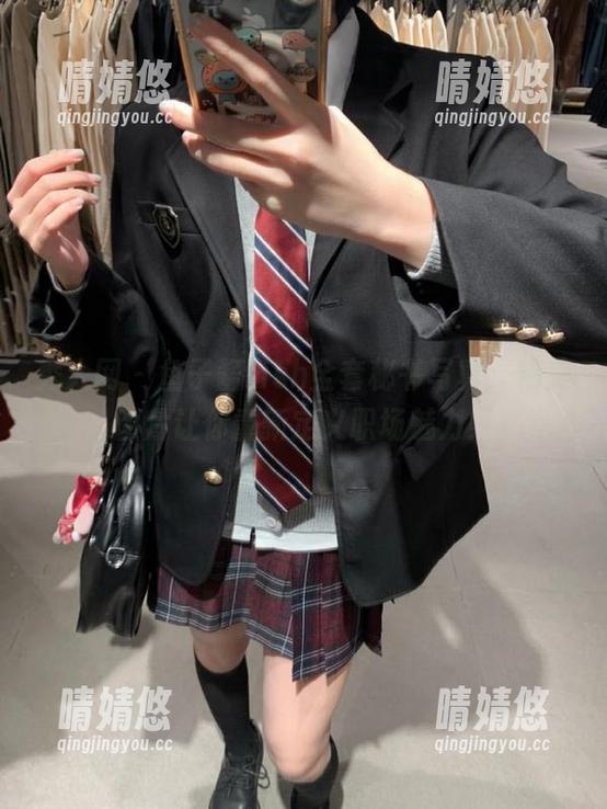 秀人网 - 鱼子酱fish全套秘书写真，精美图片让你重新定义职场魅力！