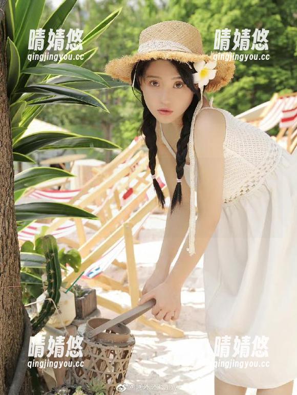 秀人网-黄可Christine 秀人网 - 全新更新!黄可Christine护士写真作品集,展现生活中不为人知的动人瞬间