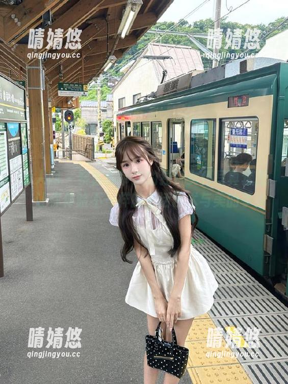 秀人网 - 黎苏苏带来的独特女仆写真套图，让你体验不一样的生活艺术与美的享受
