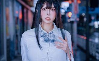 秋和柯基最新私拍图集：探索BUNNY兔女郎的可爱世界