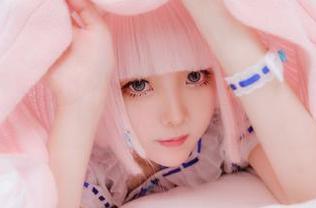 稚乖画册 – 观看赤西夜夜独特风格的初音少女写真，魅力无限令人心动