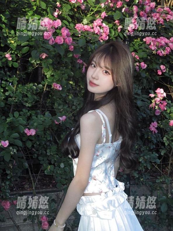 微密圈 - 童小芯运动写真，完美诠释青春与力量，下载无忧，快来体验吧！