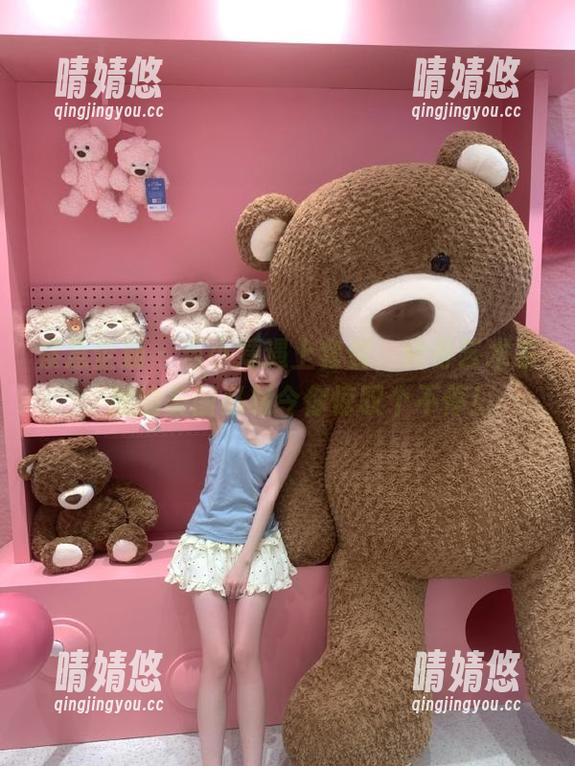 紧急企划 - 当小婕遇上套装，化身艺术家，她的美图必将令你惊叹个不停！