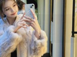 美媛馆 – 深入杨晓青儿的毛衣写真，观看独家原图，感受她的时尚态度与气场