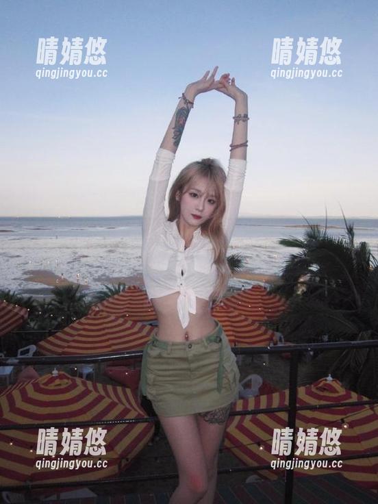 美媛馆 - 美图欣赏：许诺Sabrina水手服写真中无尽的魅力与优雅