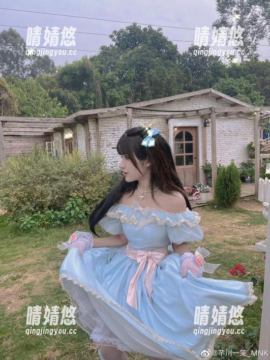 芊川一笑MNK 来看看芊川一笑MNK的皮衣写真,时尚与酷炫兼具,绝对值得你下载收藏!