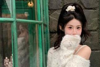 花漾show – 小海臀Rena的办公室魅力全景：分享她的绝美原图，让你心动