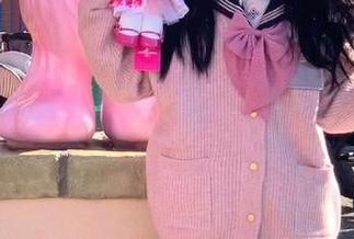 花漾show – 带你进入尤妮丝的世界：礼裙翘臀高清原图全景展示