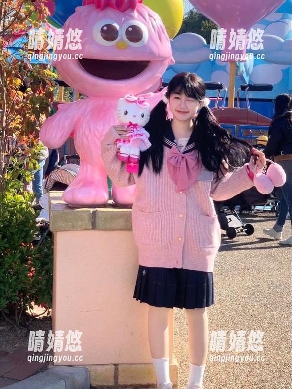 花漾show - 带你进入尤妮丝的世界：礼裙翘臀高清原图全景展示