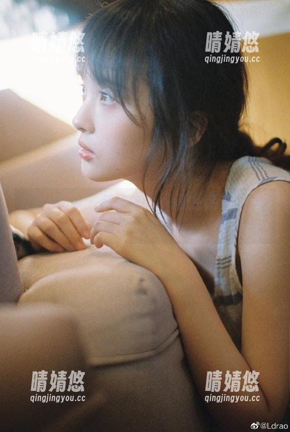 花漾show-赵惟依coco 花漾show - 赵惟依coco职业装展示,最新图库捕捉职场女性的光辉瞬间