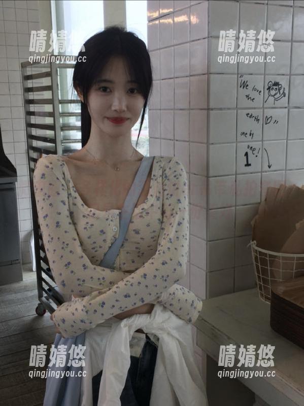 微密圈 - 多样化的葱油饼er吊带私拍套图，记录生活中每一份美好