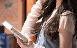 微密圈 – 葱油饼er红睡衣美图全公开，免费摄影作品等你来欣赏！