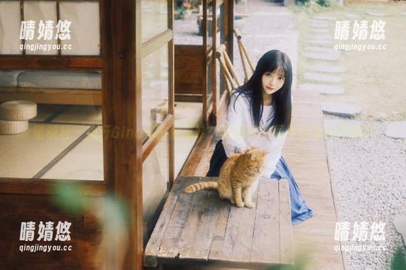 蜜桃社 - 揭开Gina秘密的面纱：超美图和图包让你大开眼界