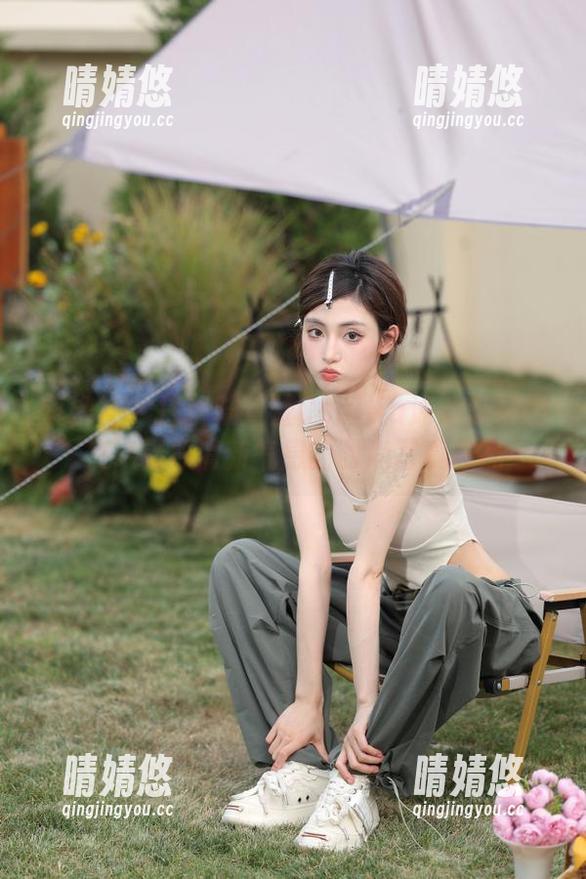 蜜桃社 - 探秘陆萱萱Cecilia泳池私房图集，释放清新气息的时尚写真作品
