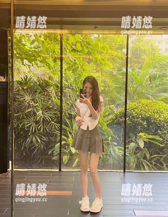 袜啵啵-熊熊 袜啵啵 - 熊熊为你呈现的全套板鞋图包:捕捉每一个细腻瞬间,时尚从未如此精彩!