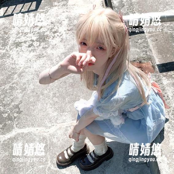 袜小喵私房新作：大沿帽下的腿，令人心动的作品分享
