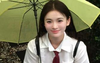 袜涩 – 发现伟伟水手服写真中的动人细节，快来观看这些绝美图片吧！