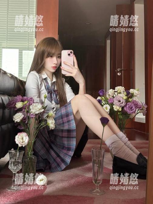 袜涩 - 思甜与网袜的完美结合：探索她的美图和独特照片