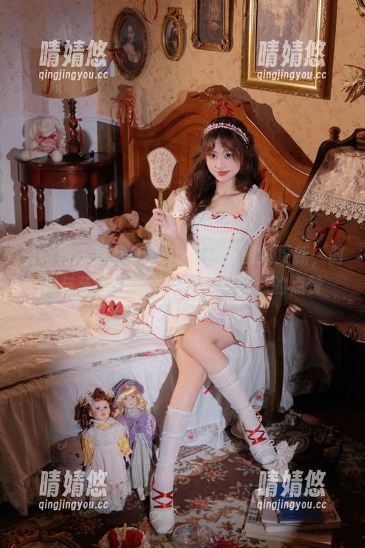 语画界 - 楚恬Olivia美腿新图集更新，时尚与艺术的完美交融，期待你的点赞