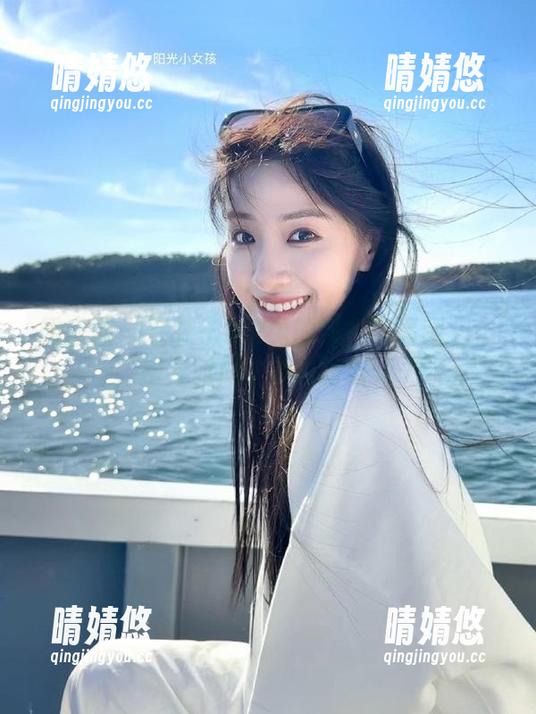 微密圈 - 在轩子巨2兔的粉色写真图包中，探寻时尚之美与青春活力