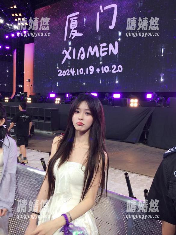微密圈 - 下载“陈佩奇教室”写真，瞬间提升你的网盘收藏品位！