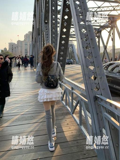 微密圈 - 融合传统与时尚的美丽：陈佩奇旗袍艺术图集带你体验撩人无比的照片合集