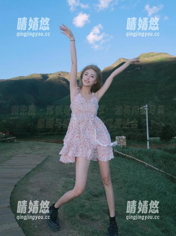微密圈 - 陈佩奇独家分享：油亮肉腿写真原图与细致照片的完美结合