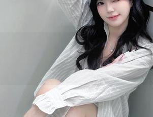 雅拉伊 – 沉浸在小颖的甜心世界：精选写真合集与独家图集上线