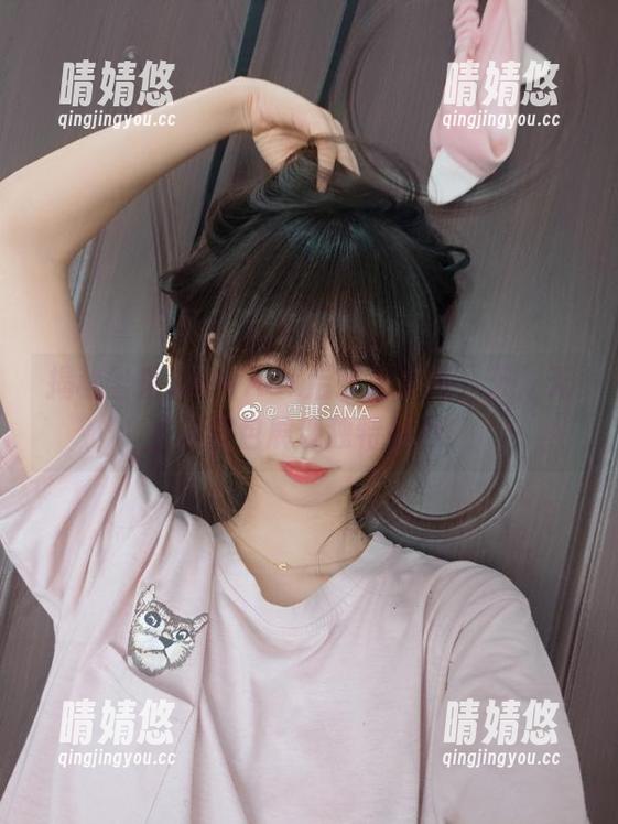 雪琪SAMA 揭秘雪琪SAMAOL后辈出差第一天,无圣光图包展现独特魅力!