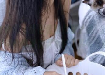 青丘女神 – 七公主最新美图上线，肉丝系列写真传递出满满的温柔与力量