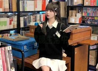 青豆客 – Ann尤美的裸足美图合集：追寻自然之美，展现生活中的纯粹瞬间
