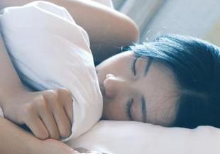 青豆客 – 子纯儿Annie携手萝莉的告白，打造一组充满梦幻色彩的套图，宛如童话般的视觉盛宴！