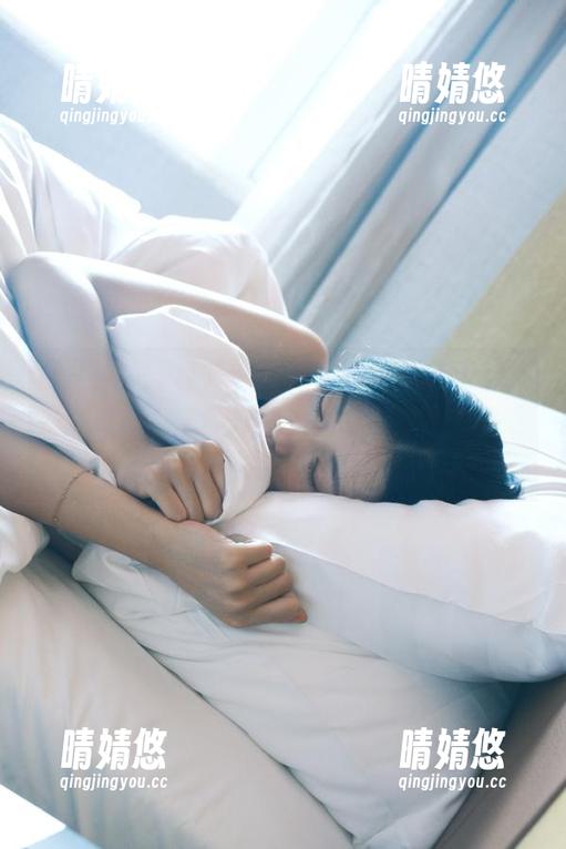 青豆客-子纯儿Annie 青豆客 - 子纯儿Annie携手萝莉的告白,打造一组充满梦幻色彩的套图,宛如童话般的视觉盛宴!
