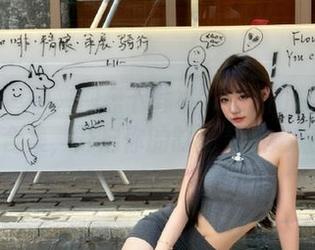 青豆客 – 快来网盘下载小九Vin的白衬衫写真合集，开启你的时尚灵感之旅！