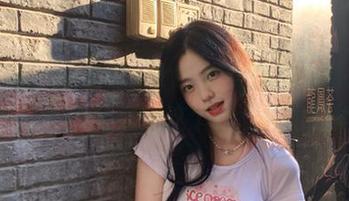 青豆客 – 施忆佳Kitty酱女神最新图片发布：让你瞬间爱上这个充满魅力的她！