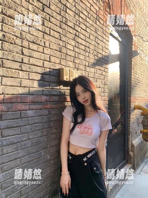 青豆客 - 施忆佳Kitty酱女神最新图片发布：让你瞬间爱上这个充满魅力的她！