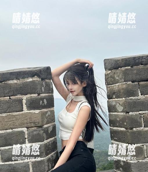 青豆客 - 探索施忆佳的美图分享：你绝对不能错过的死库水风情！