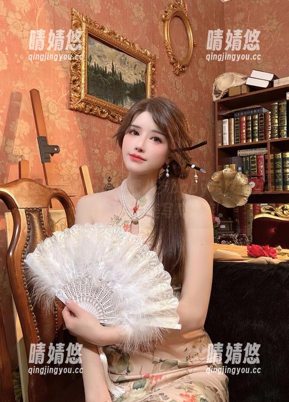 鹿八岁baby 踏入球场的幻想:鹿八岁baby足球少女cos作品的绝美写真之旅