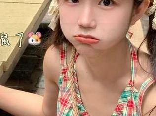 微密圈 – 你不能错过的网盘福利：黎允熙baby的JK红裙作品，美丽从未如此触手可及！